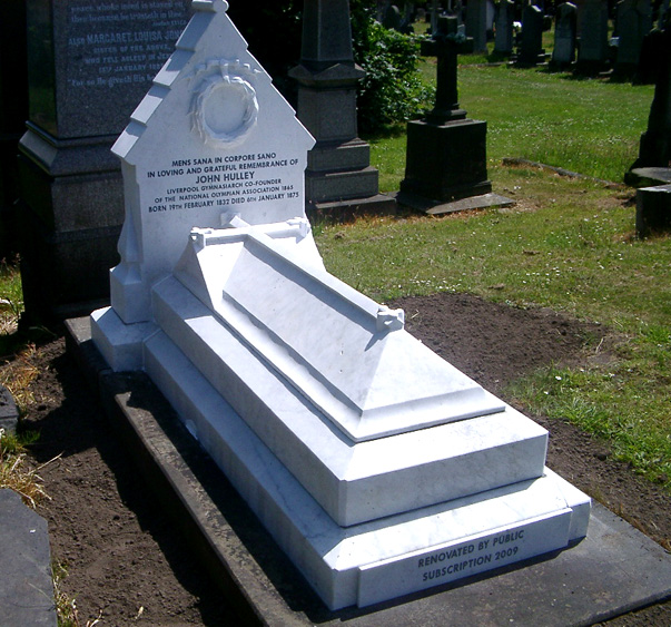 Grave in June 2009